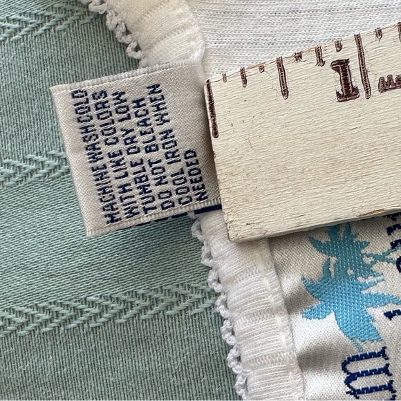 Palm Harbor White ribbed top Petite Medium - Picture 6 of 6